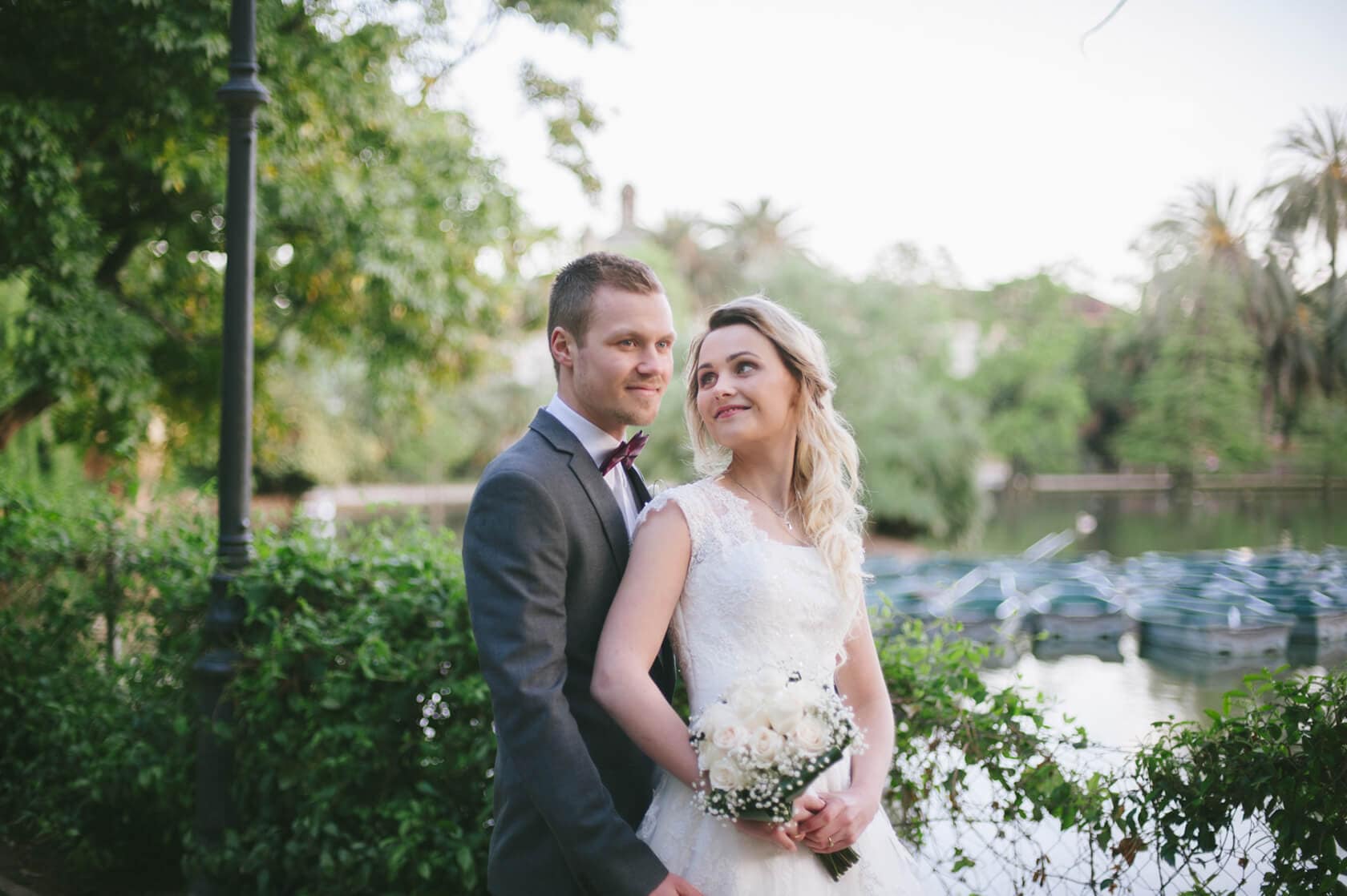 Bride and groom in Barcelona, wedding photo by Barcelona-bryllup-fotograf - Barcelona Wedding Photographer