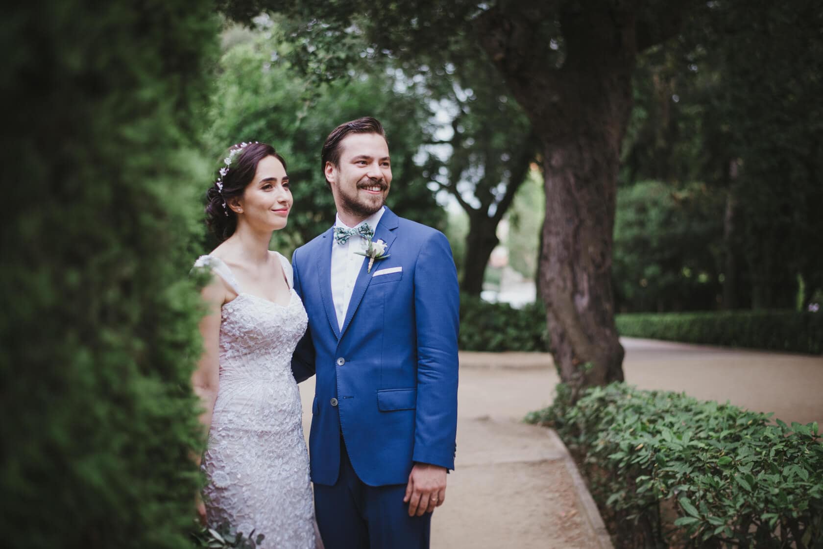 Wedding couple in Parc del Laberint d'Horta, Barcelona - Barcelona Wedding Photographer