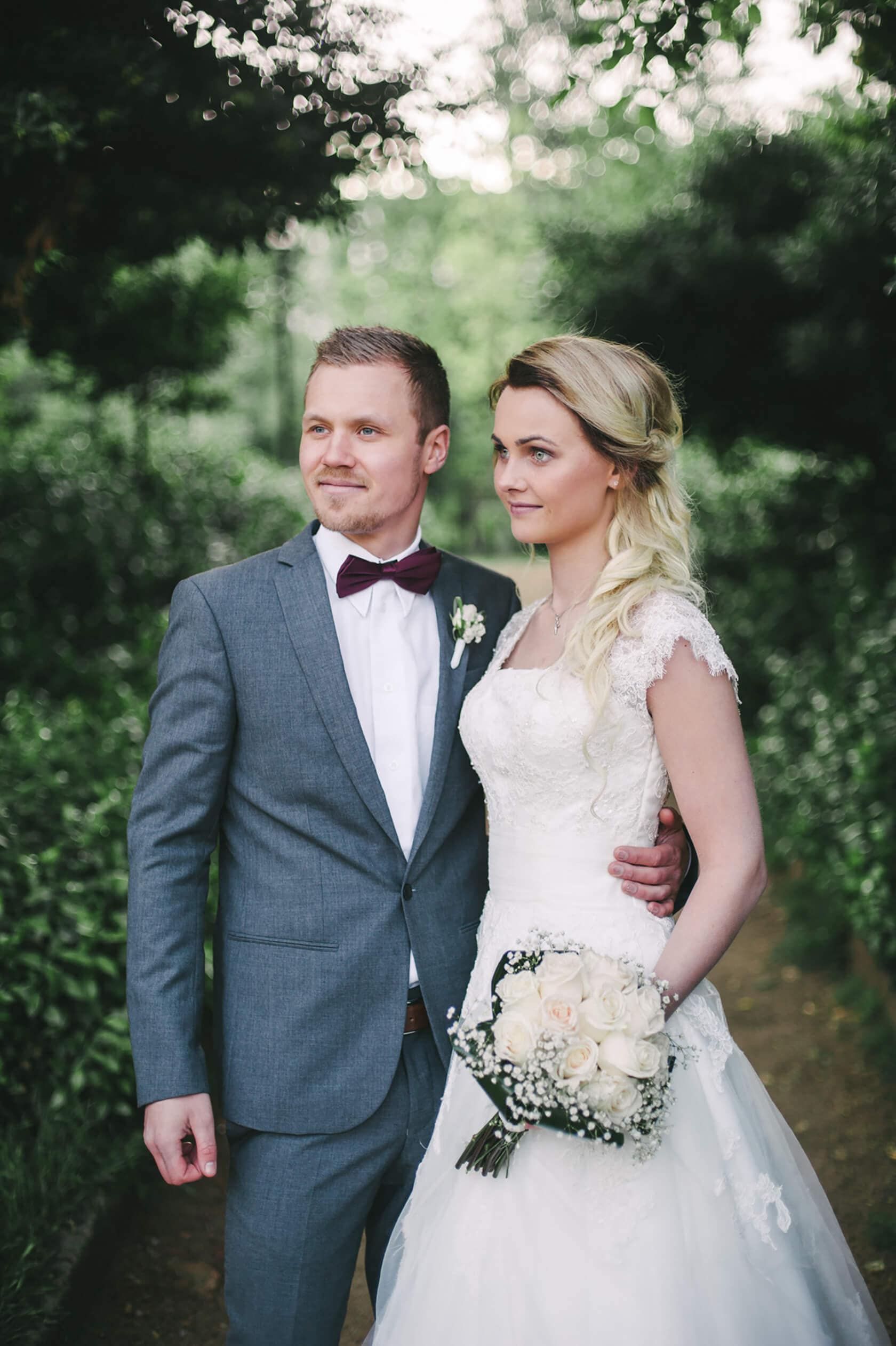 Bride and groom posing for a Barcelona wedding photographer - Barcelona Wedding Photographer